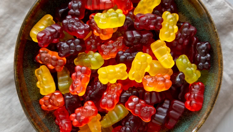 Gelatin in Gummies: What It Does and How Buyers Should Choose It
