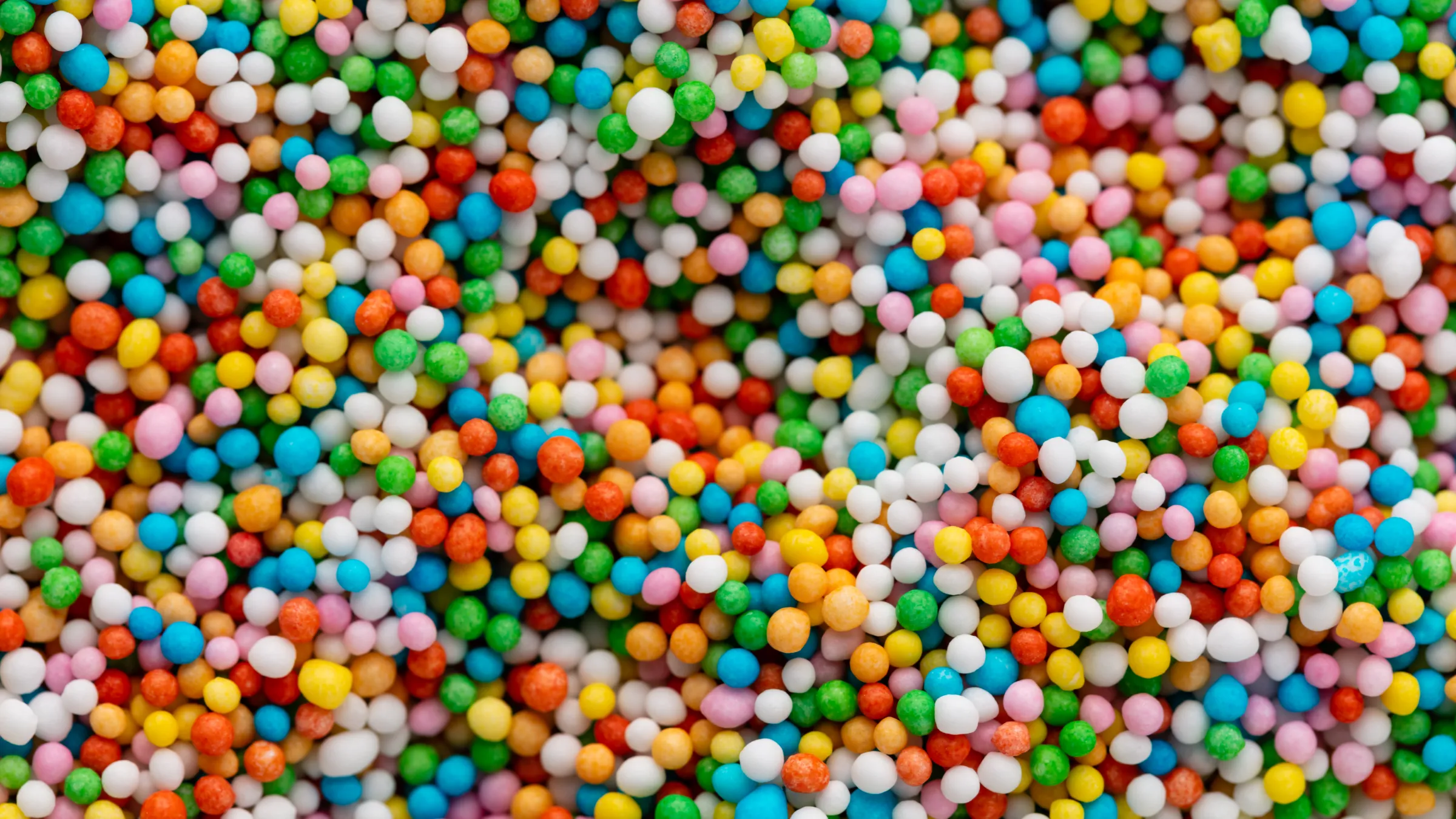 3.Gummy candy coated with nonpareils sugar bead exterior