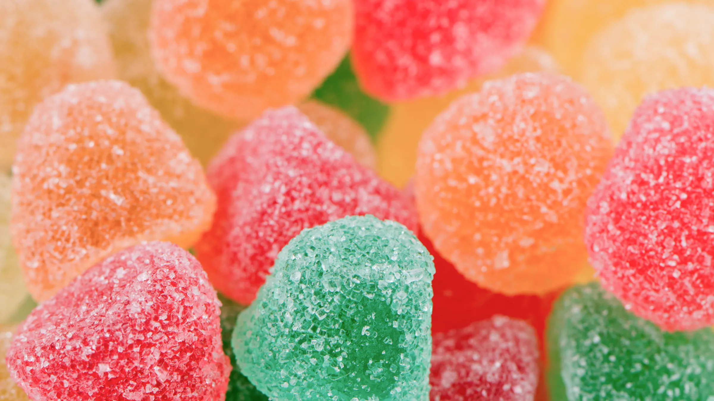 1.Colorful sugar coated gummy candies, heart shape soft gummies for dietary supplement
